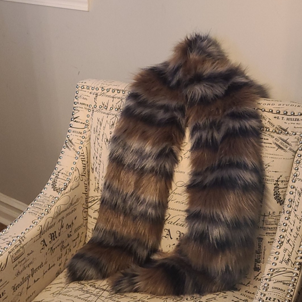 Luxurious scarf NWT